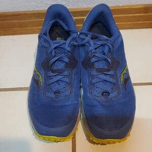 Saucony Men's Sneakers in Blue with Yellow Highlights